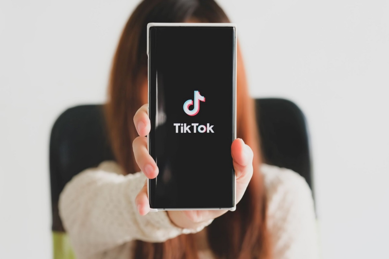 Як в TikTok додати фото: покрокова інструкція