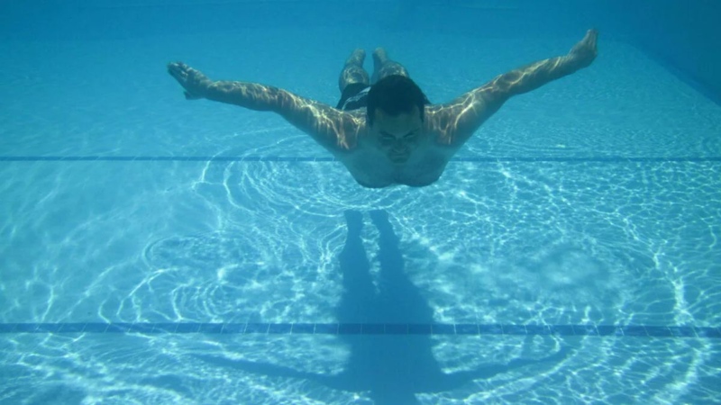 Чистая и безопасная вода в бассейне: полезные варианты для её очистки