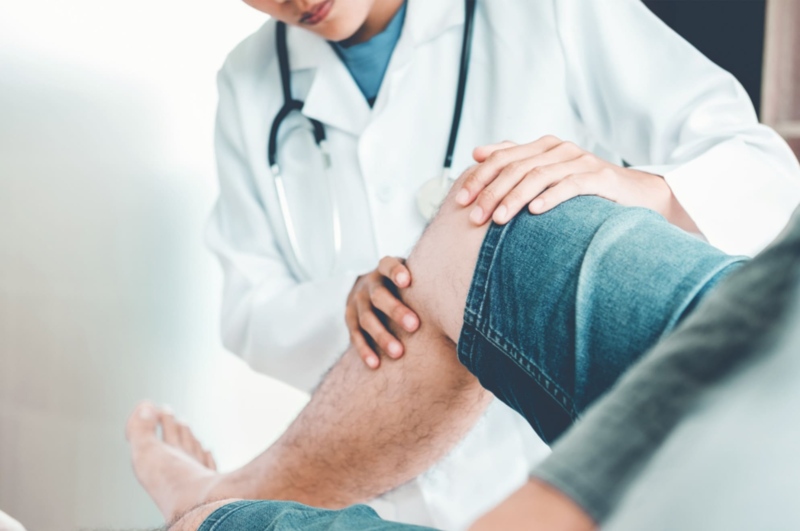 Когда стоит обращаться к врачу-ортопеду