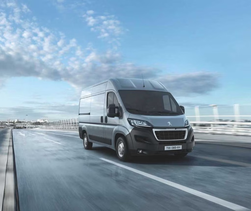 Переваги оренди вантажного автотранспорту