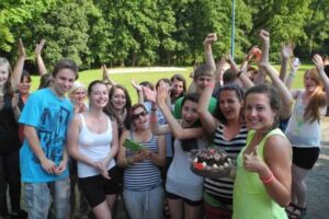 Лагерь в Европе для подростков: что нужно знать перед поездкой