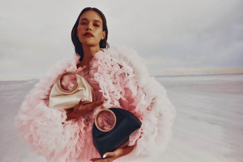 Стильні аксесуари на всі випадки життя – від вишуканих жіночих сумочок до спортивних моделей