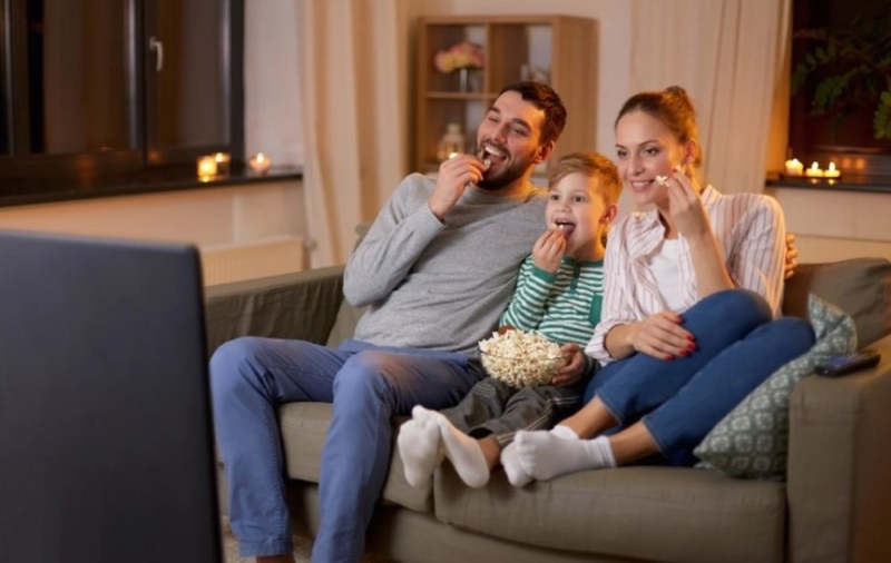 что посмотреть кроме нетфликс в украине