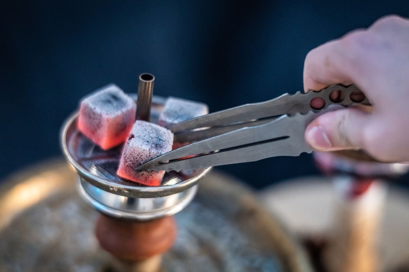 Як правильно розпалити вугілля для кальяну? 