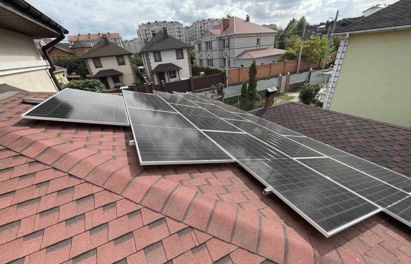 Скільки електроенергії виробляє домашня СЕС протягом року?