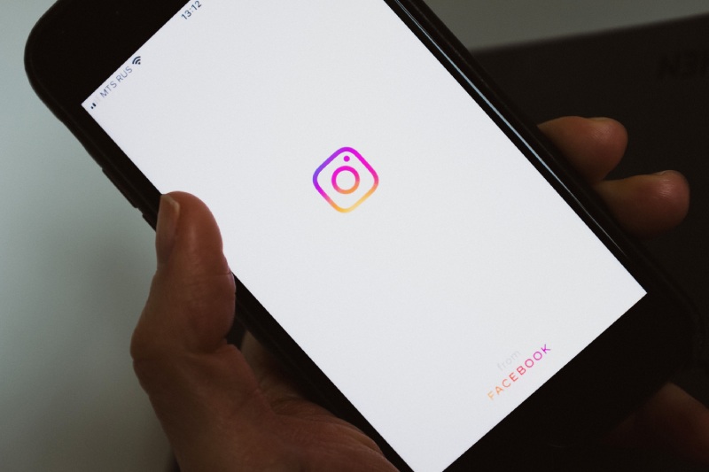 Как сделать цветные сообщения в Instagram Direct: пошаговая инструкция
